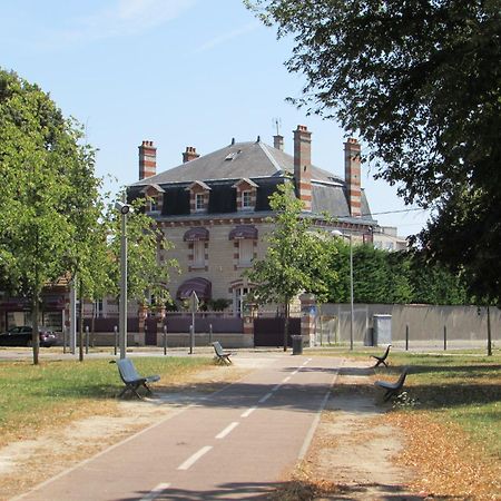 Manoir Francois 1Er Hotell Vitry-le-François Exteriör bild