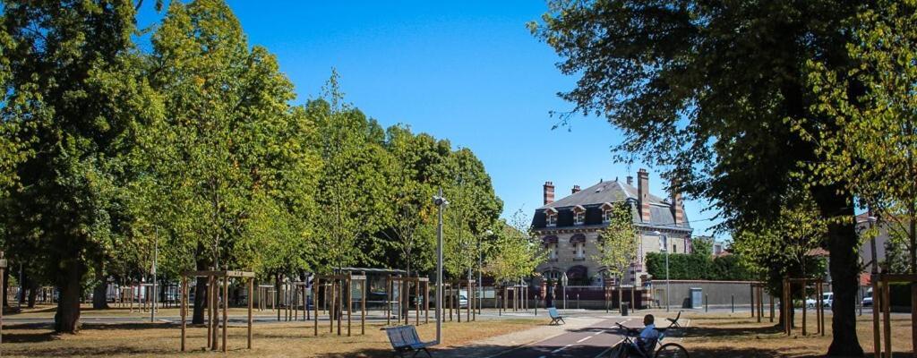 Manoir Francois 1Er Hotell Vitry-le-François Exteriör bild
